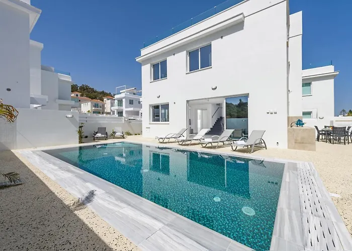 Green Bay Villas